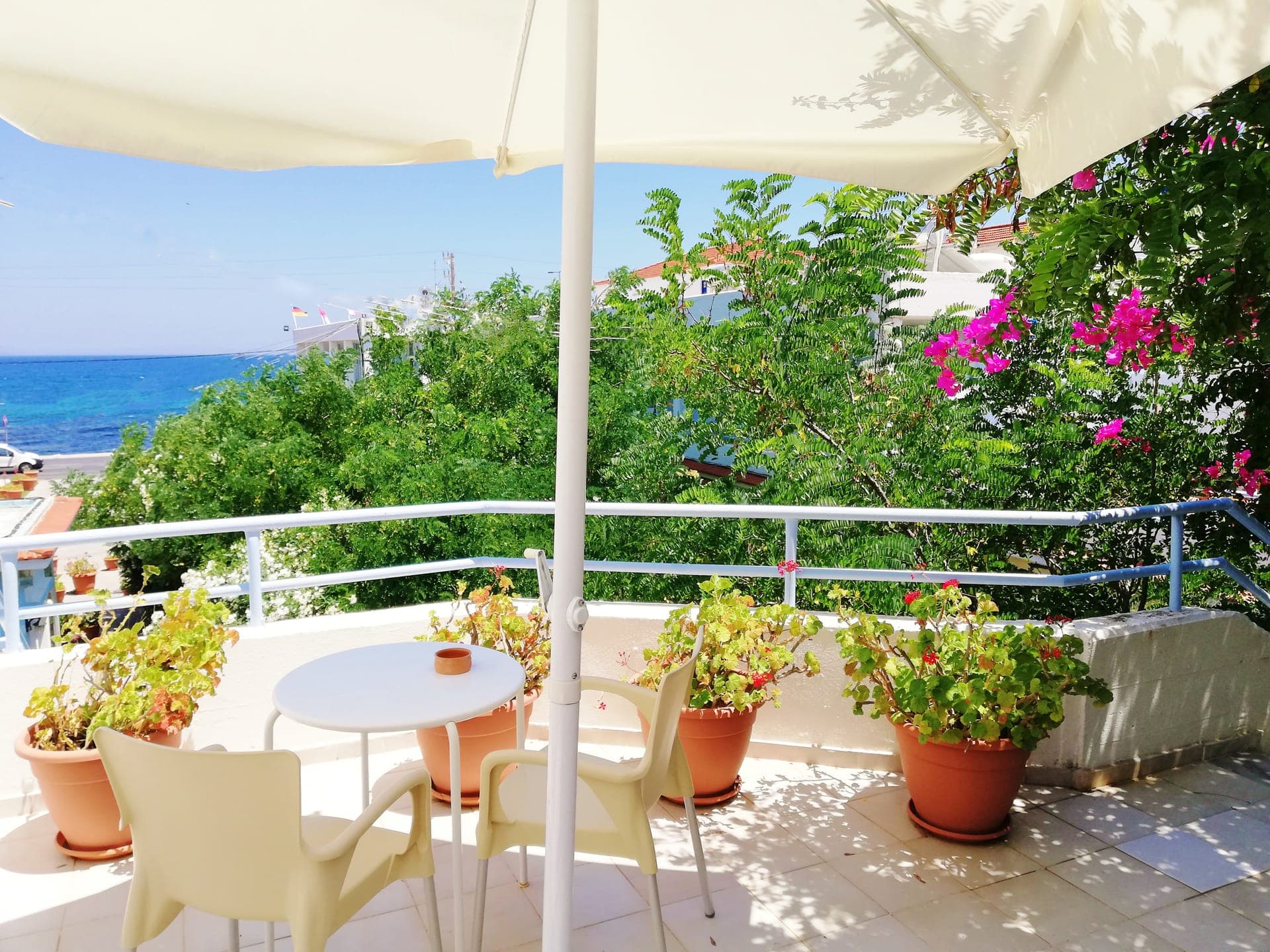 Seafront Studios and Apartments 5